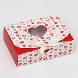 Коробка подарочная с окном «Сердца», 16,5*11,5*5 см